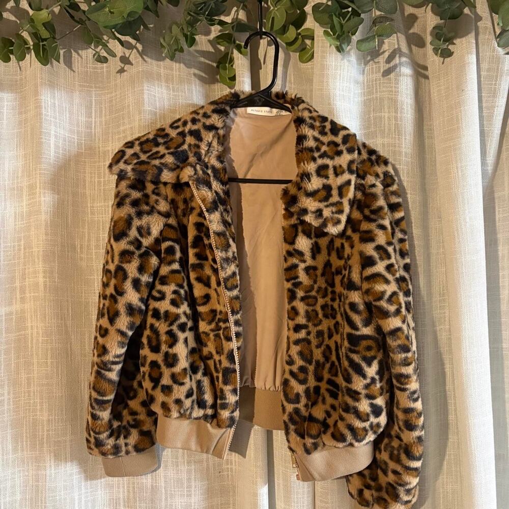 Altard State Leopard Vest